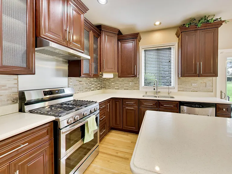 501 Tuscany Dr — Photo 10