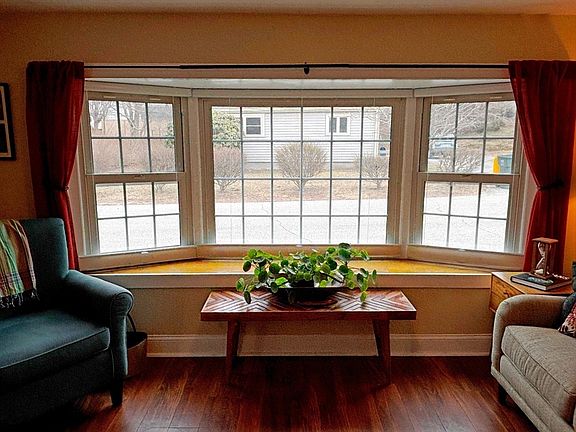 3rd image of 9 S Pond Rd