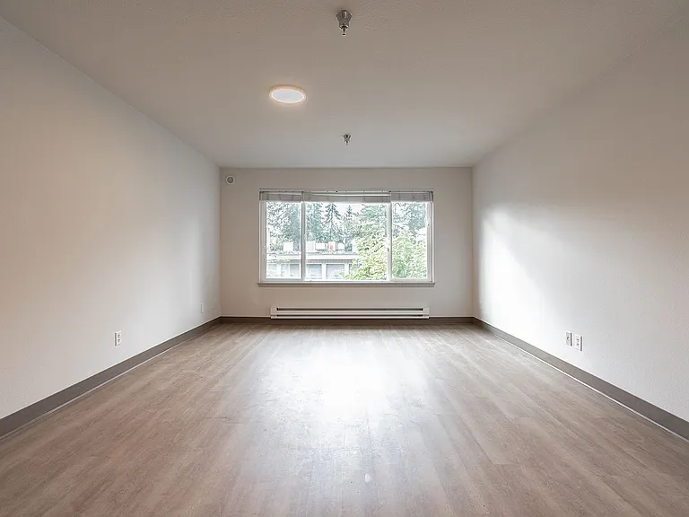 Crossroads Garden Apartments — Photo 101