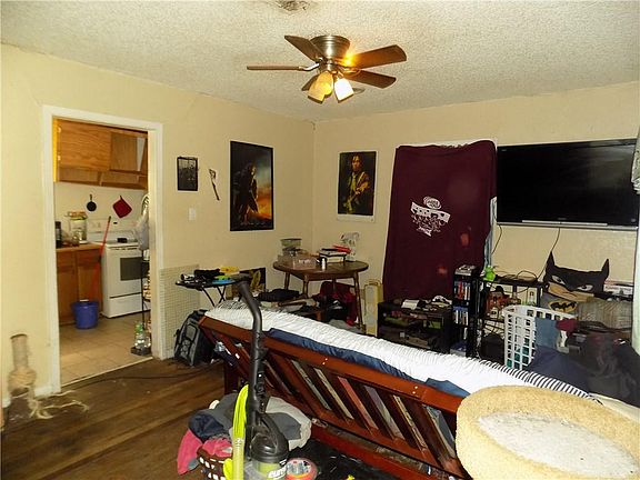 3rd image of 1003 Morris Dr