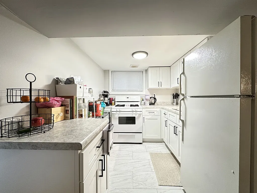 Awesome Studio, 1 Bath at Keystone + Hollywood (North Park) — Photo 2