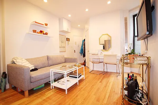 Rented by Bold New York | media 20