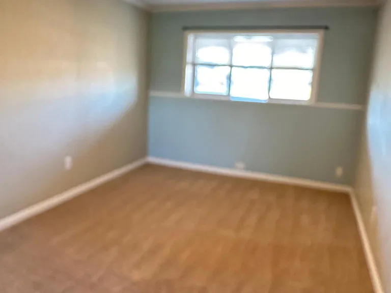 1045 E 10th St #201 — Photo 3