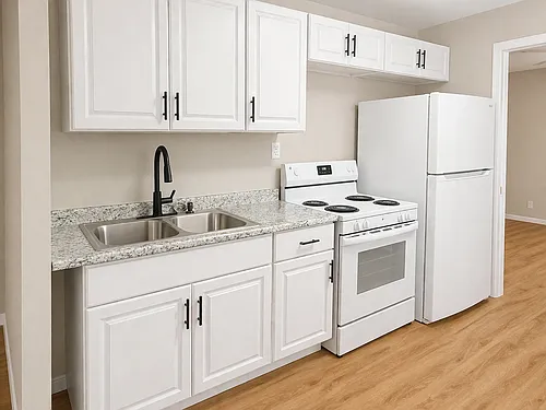 503 Woodlawn Ave #16 Photo 1