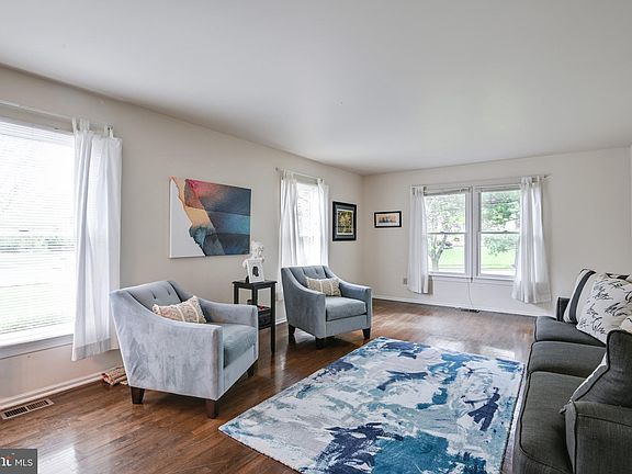 5th image of 24 Glengarry Way