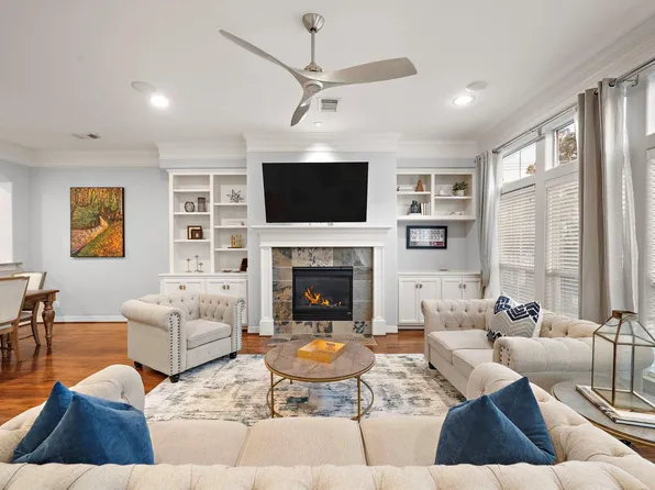 3929 Floyd St, Houston, TX 77007