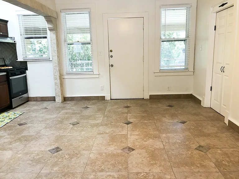 420 E Dewey Pl #208 — Photo 10