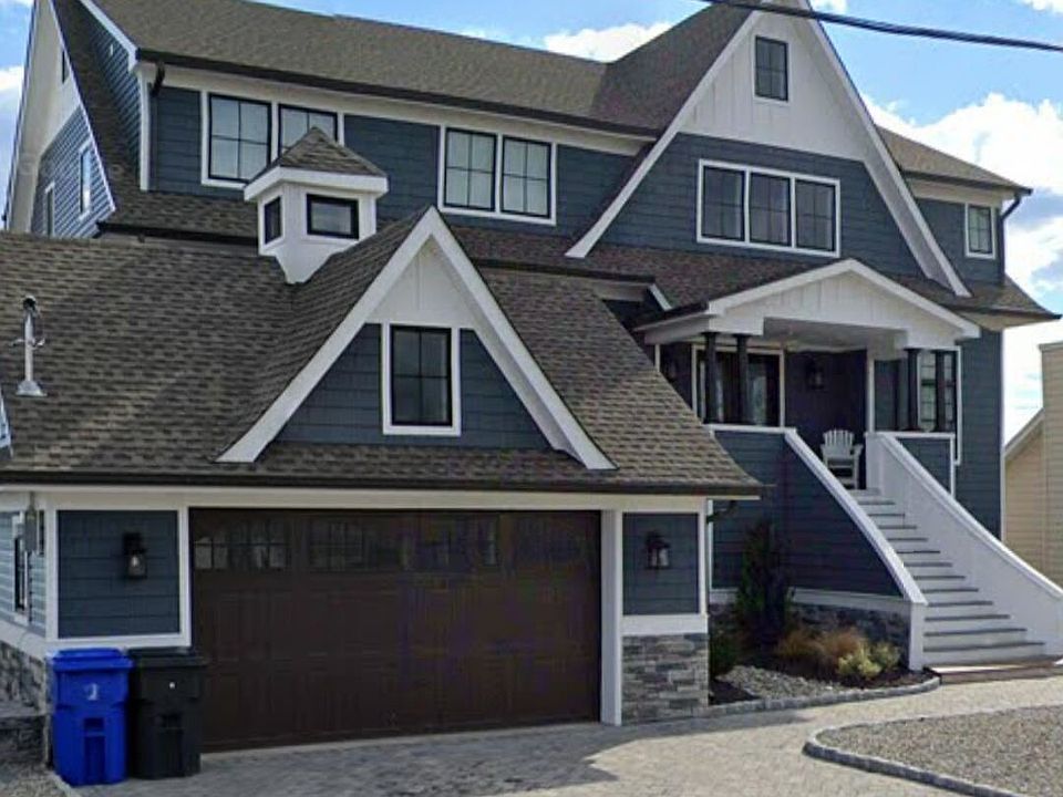 1st image of 11 Bay Breeze Dr