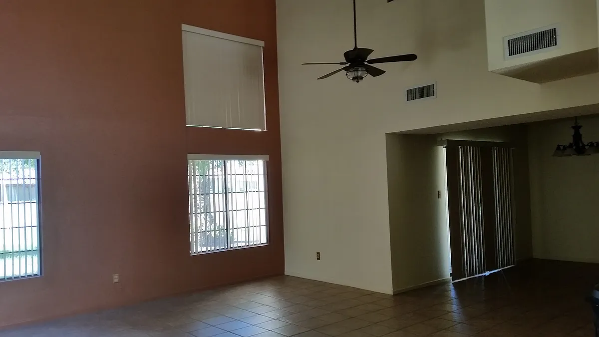 Building Photo - 12521 E Del Rey Dr