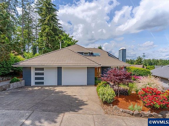 4th image of 2931 Dogwood Ct S