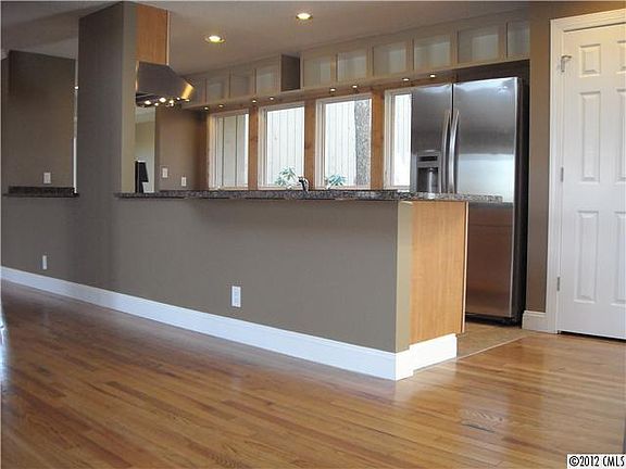 5th image of 7 Pine Knoll Dr