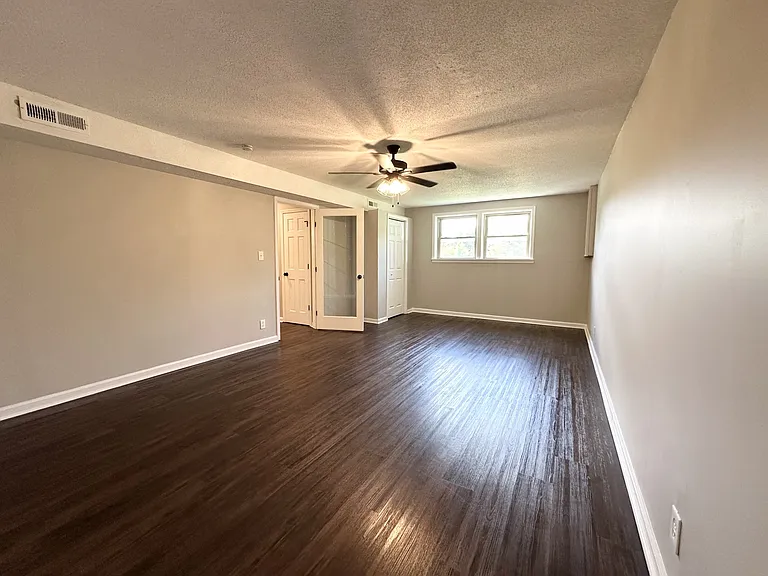 307 Bancroft Dr — Photo 15
