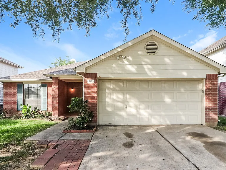 6618 Sutton Meadows Dr — Photo 1