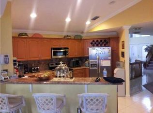 1310 SW 102nd Ave, Pembroke Pines, FL 33025