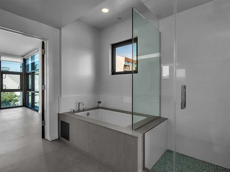 12026 Wilshire Blvd #A — Photo 29