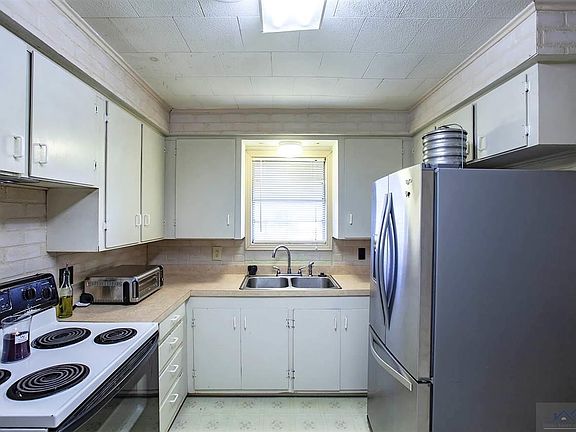 4th image of 512 Broadmoor Ave