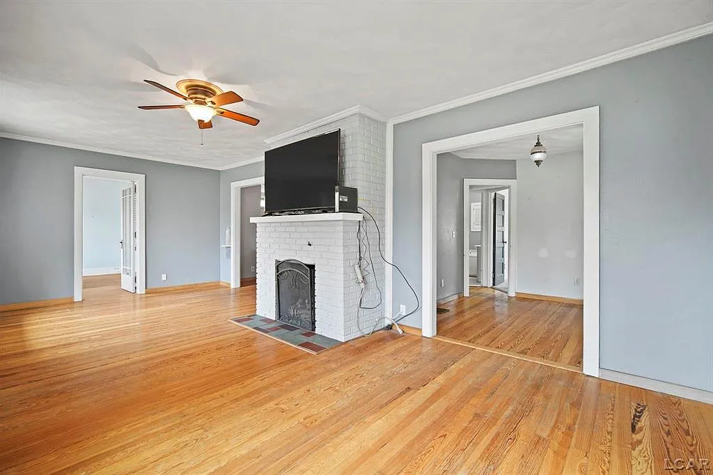 4 bed, 1444 sqft, $2,800 — Photo 2