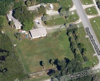 1-1/2 blocks from Gandy Blvd.
