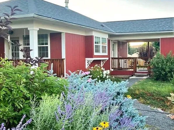 203 E 2nd St, Wallowa, OR 97885