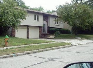 2310 N Longwood Dr, Decatur, IL 62526