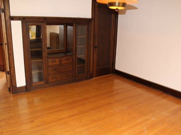 2nd image of 6144 N Lakewood Ave #3