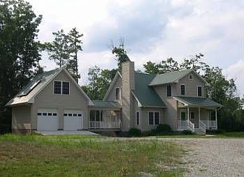 Solar hot water heat, detached garage connected with walkway