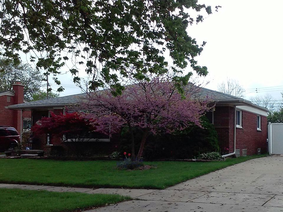 1st image of 1845 Woodside St