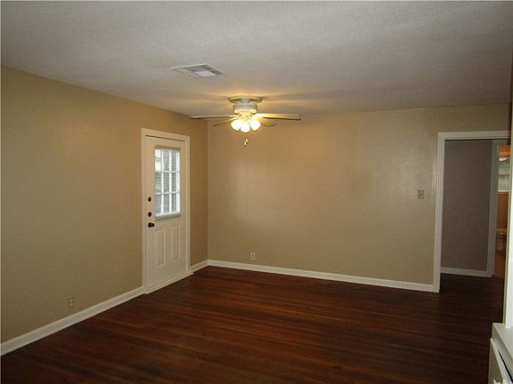 4th image of 3715 Hollywood Ave