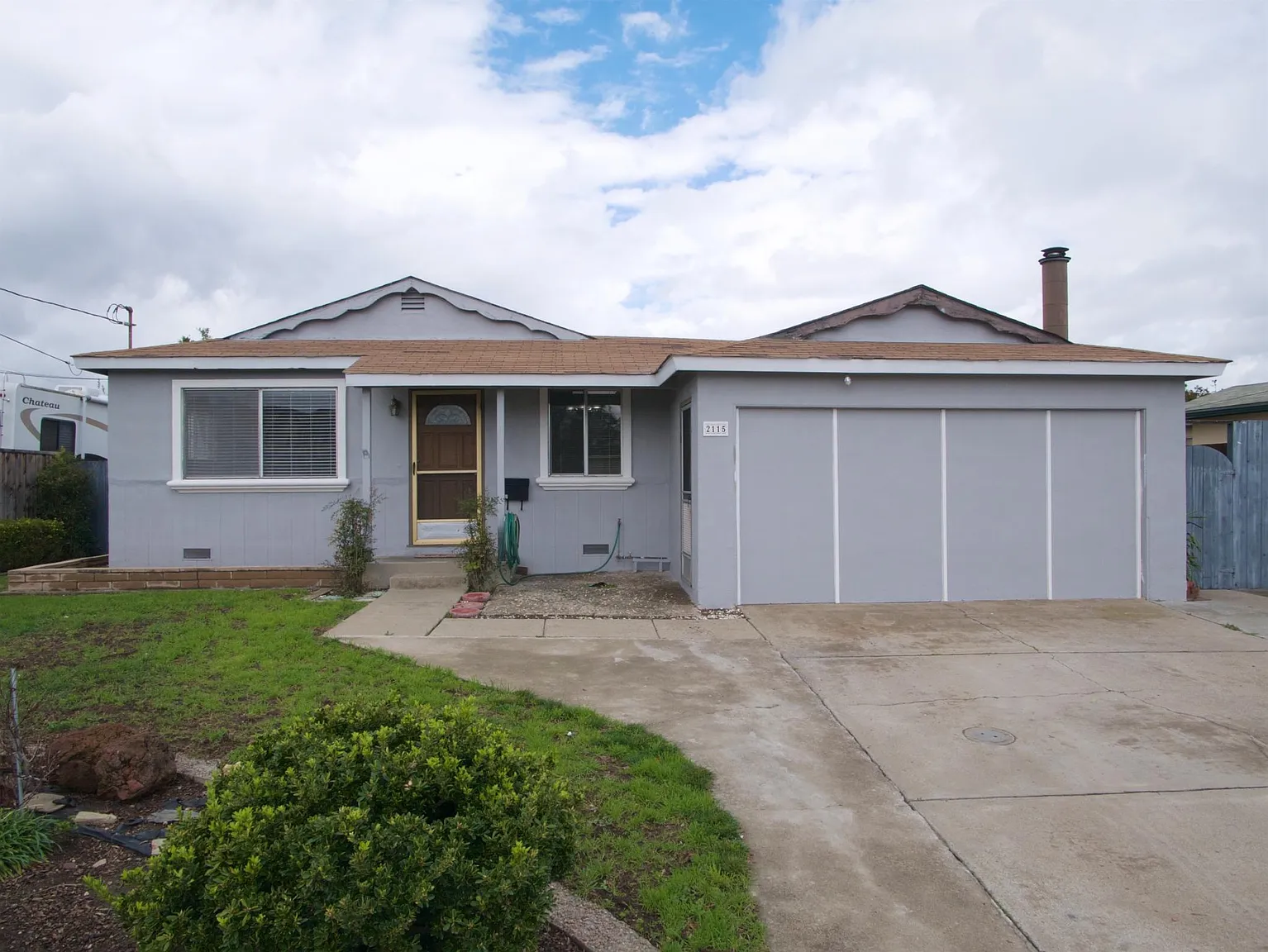 2115 Hogan Dr photo 1