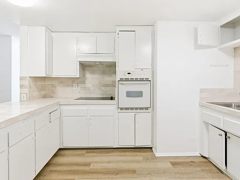 1015 S Westgate Ave — Photo 18