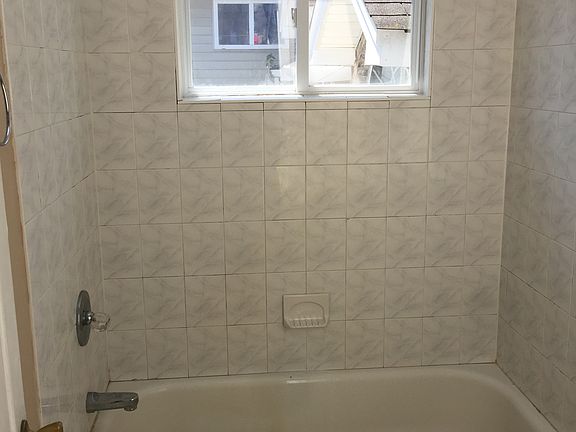5th image of 46 Latourette Ln