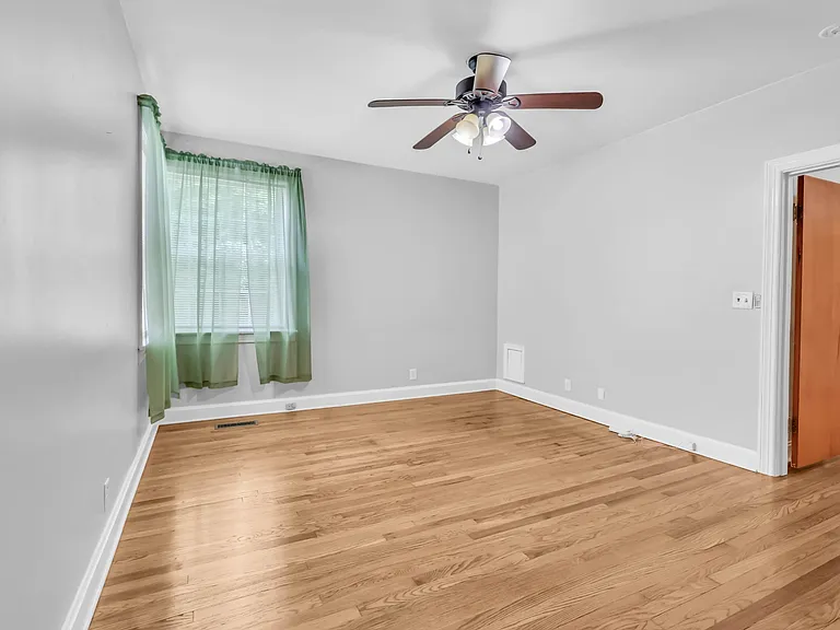 217 E Meadow Cir — Photo 27