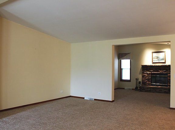 4th image of 1301 Ascot Ct