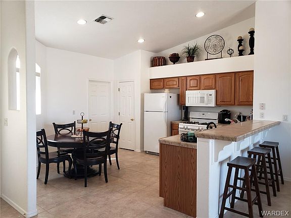 5th image of 1786 E Desert Bloom Dr