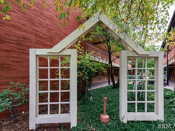 2nd image of 603 W Park Ave #603