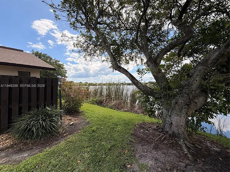 1802 Waterview Cir #1802 — Photo 4
