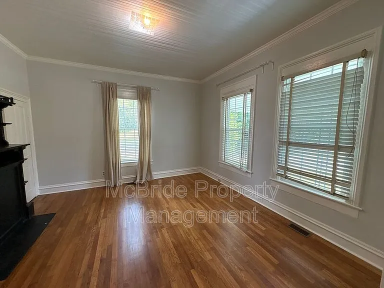 2754 Hazel St — Photo 11