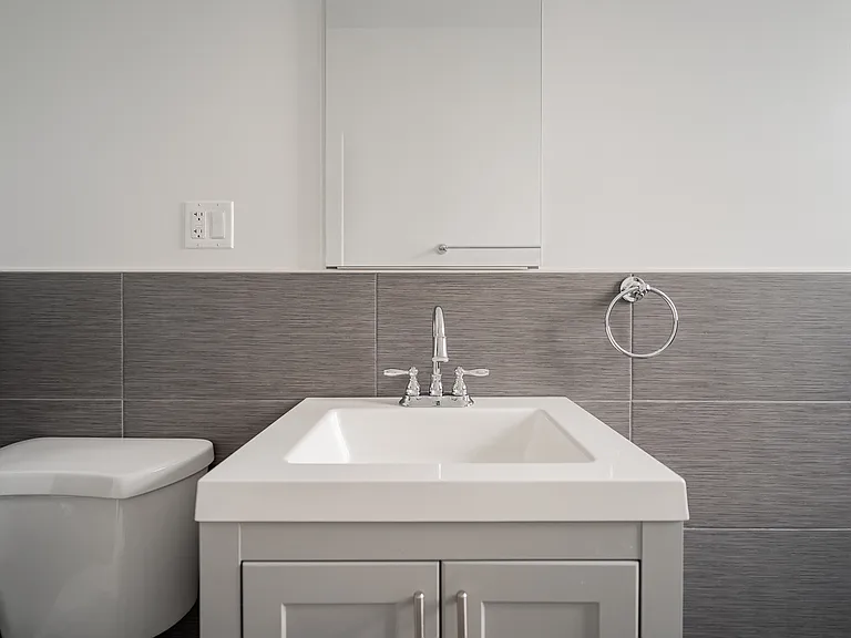 Updated Bathroom 5162-2B