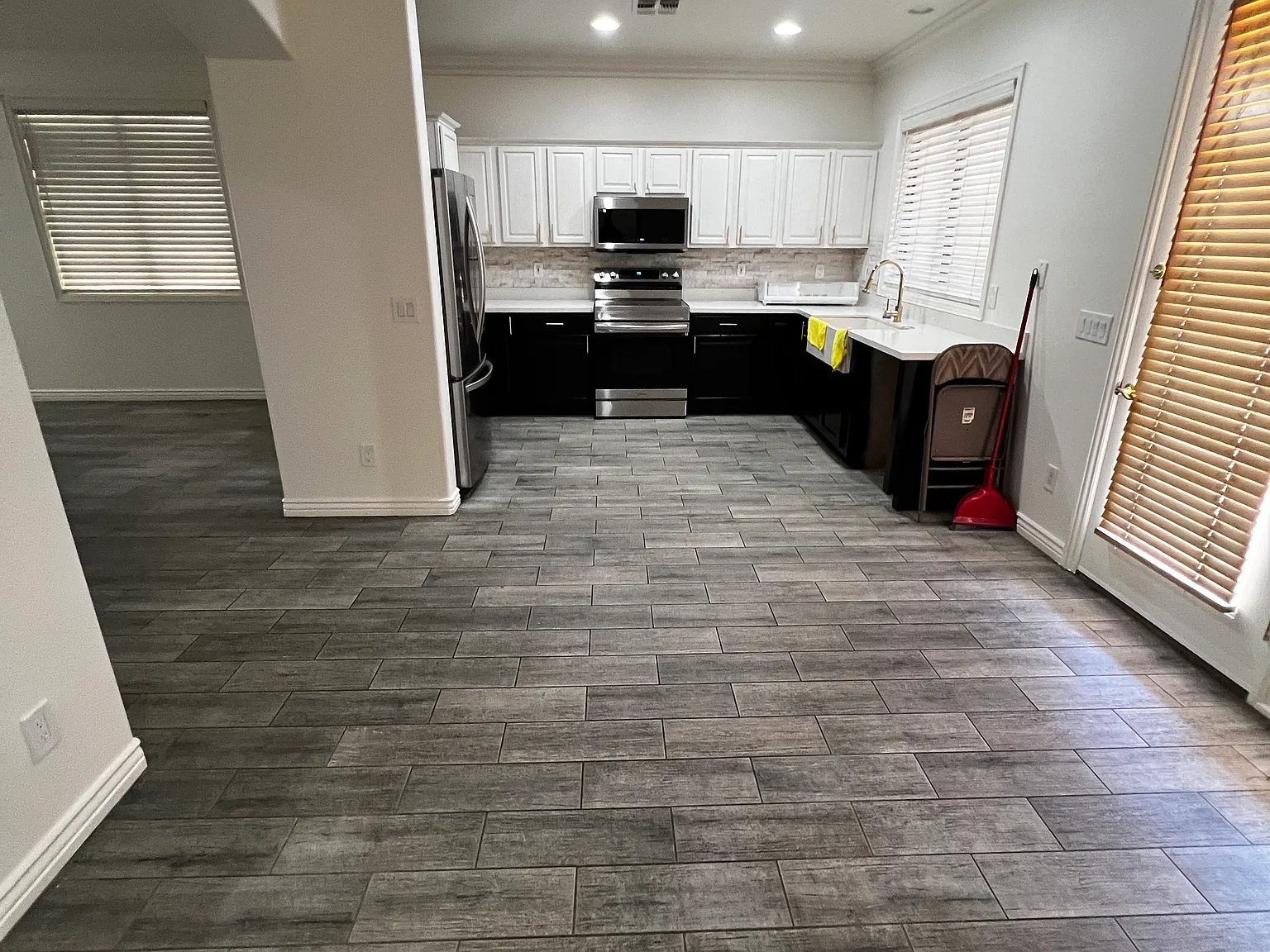 3 bed, 1427 sqft, $2,200 — Photo 4