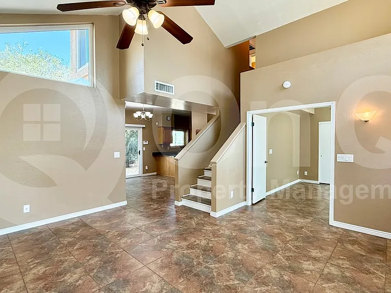 1417 N Dana St — Photo 6
