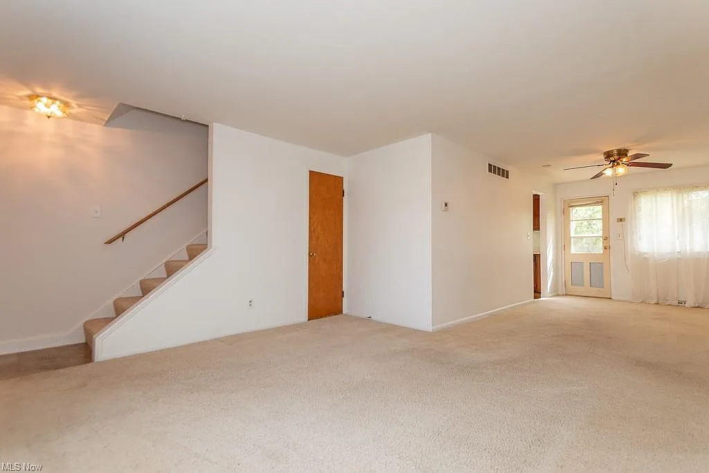 1547 Severn Ln — Photo 2