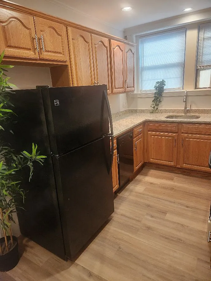 Studio, 400 sqft, $1,750 — Photo 3