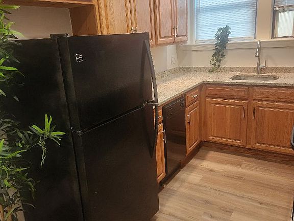 3rd image of 55 Spear St APT 3