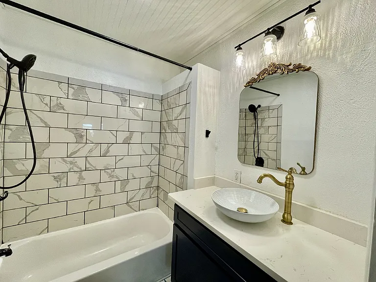 536 Pearl St — Photo 17