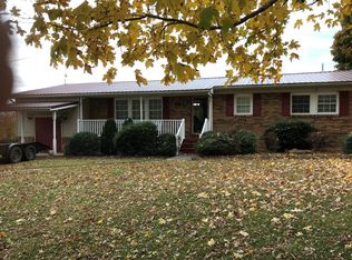 5258 Cove Creek Rd, Byrdstown, TN 38549