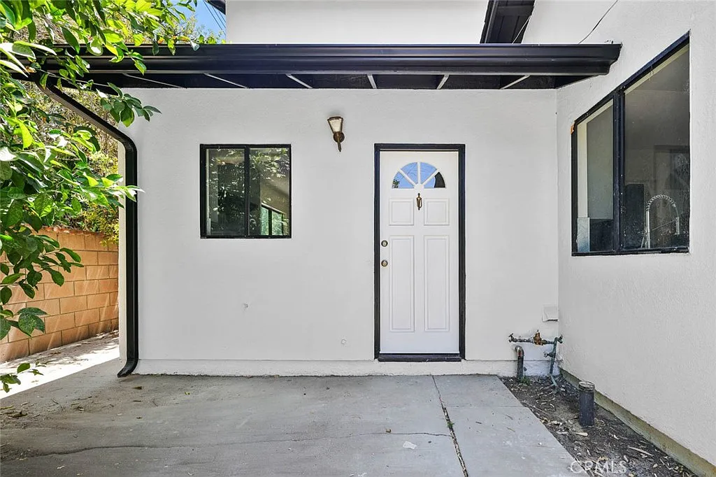 1 bed, 1.5 bath, 850 sqft, $2,550 — Photo 1