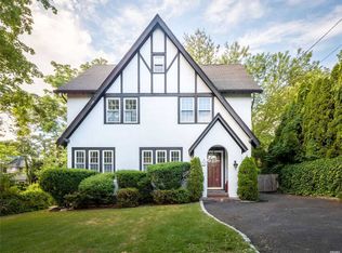 215 Manhasset Ave, Manhasset, NY 11030