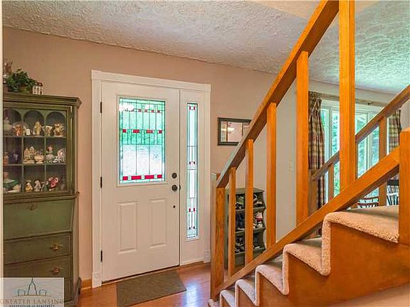 3rd image of 1302 Fairoaks Ct
