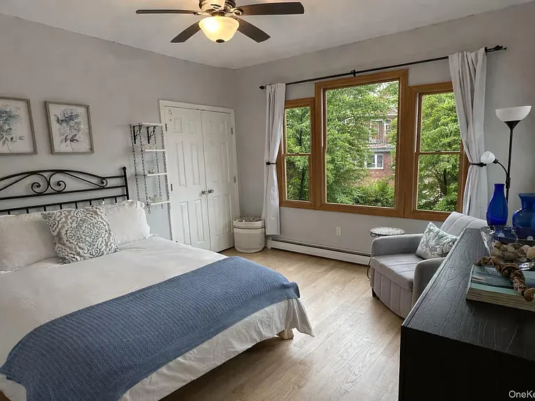 322 E Beech St — Photo 13