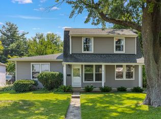 31 W Harding Rd, Lombard, IL 60148